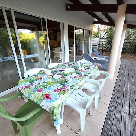 En Lisière De Forêt Avec Jardin, à 1,5 Km De L'océan, Idéale Pour Des Reposantes - Fr-1-736-16