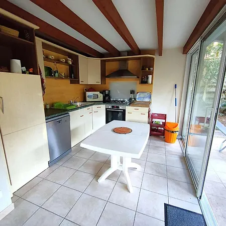 Villa En Lisière De Forêt Avec Jardin, à 1,5 Km De L'océan, Idéale Pour Des Reposantes - Fr-1-736-16